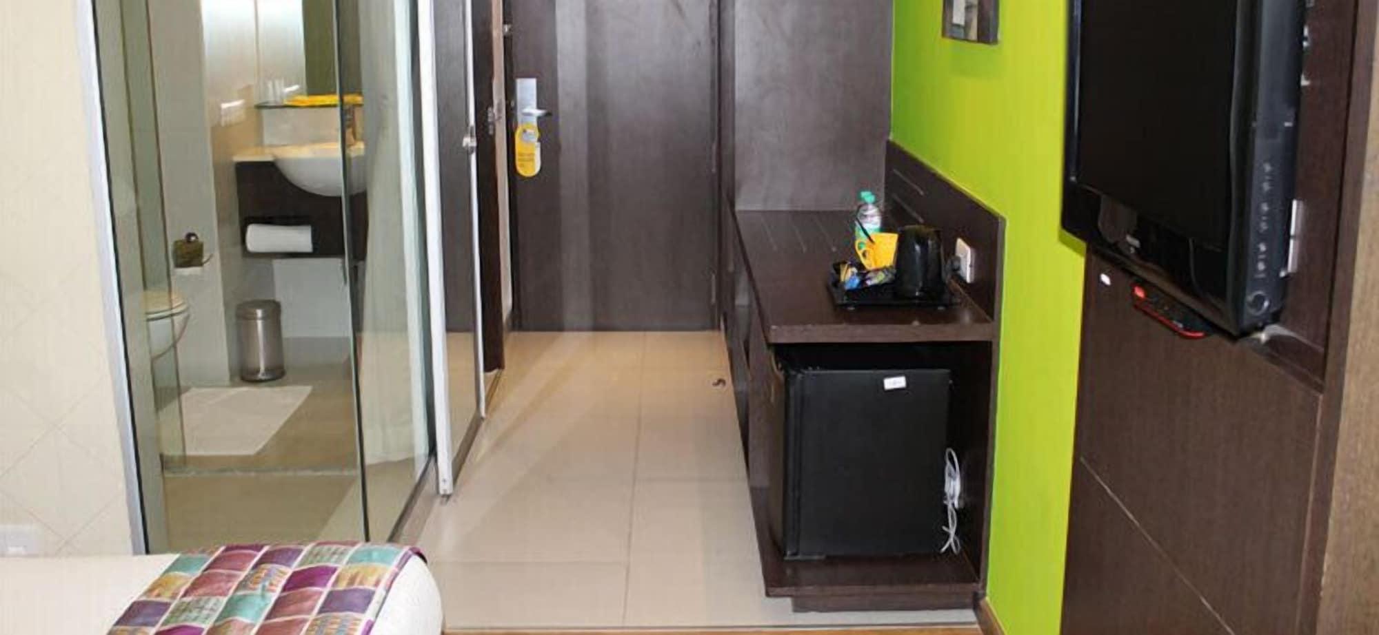 Keys Prima By Lemon Tree Hotels, Pimpri, Pune Esterno foto