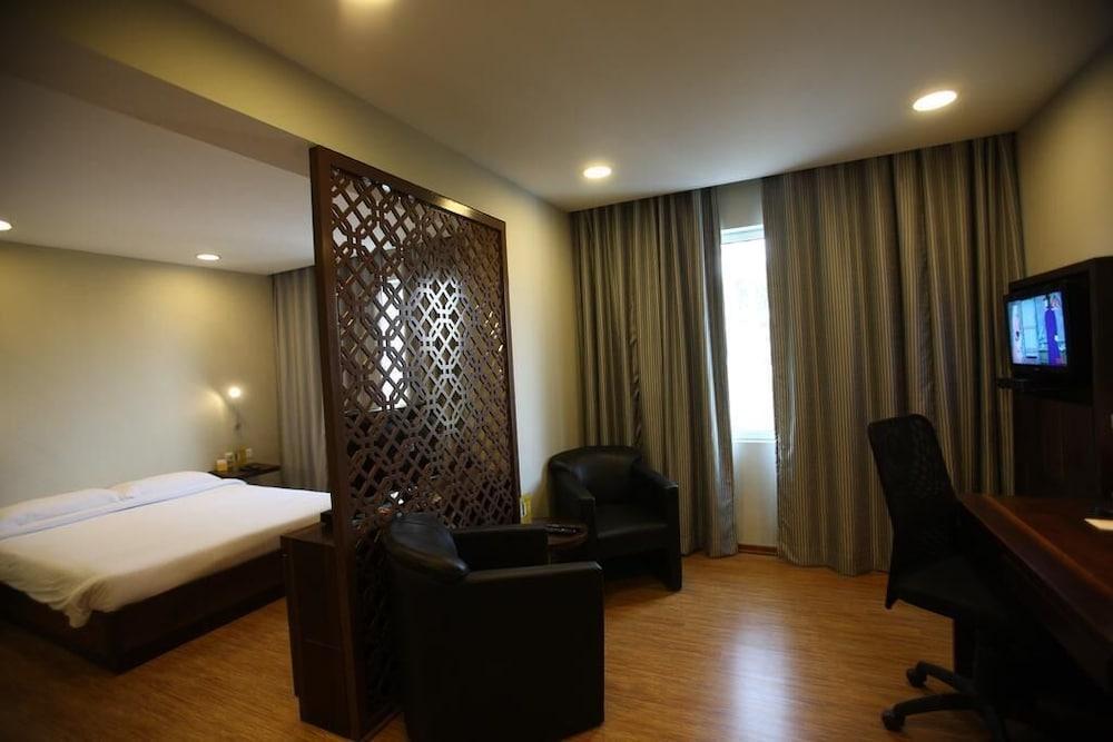 Keys Prima By Lemon Tree Hotels, Pimpri, Pune Esterno foto