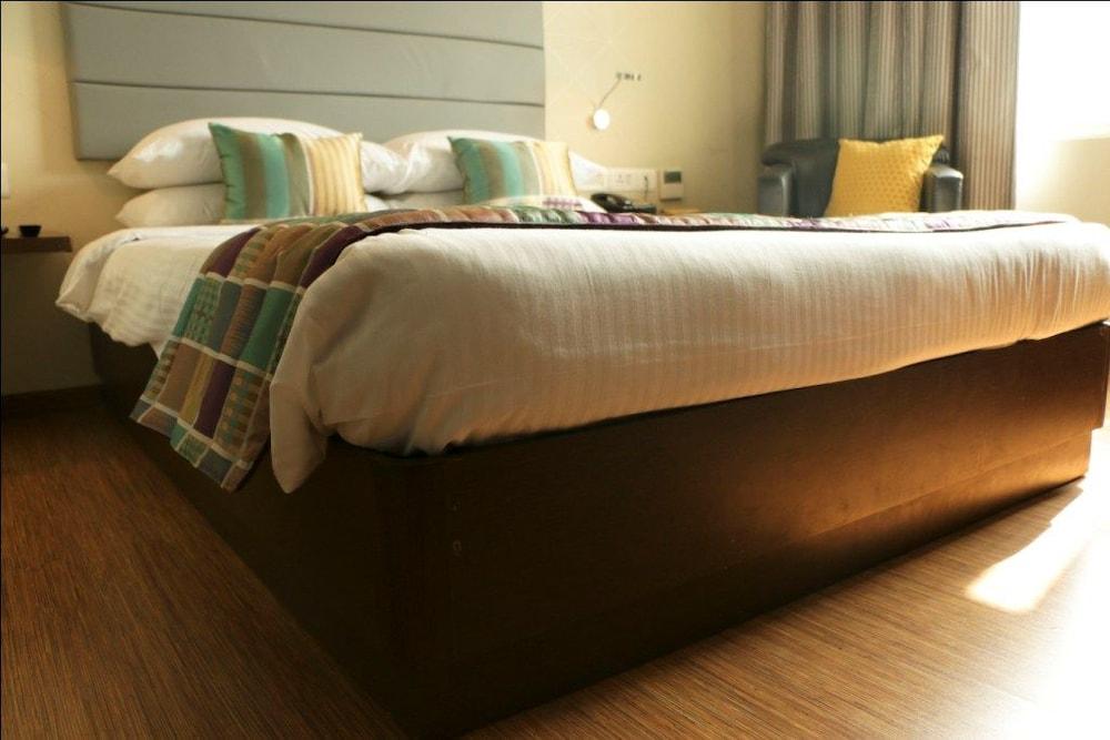 Keys Prima By Lemon Tree Hotels, Pimpri, Pune Esterno foto